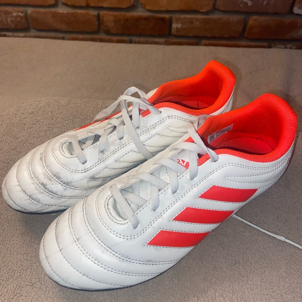 Adidas Copa soccer cleat youth 4.5